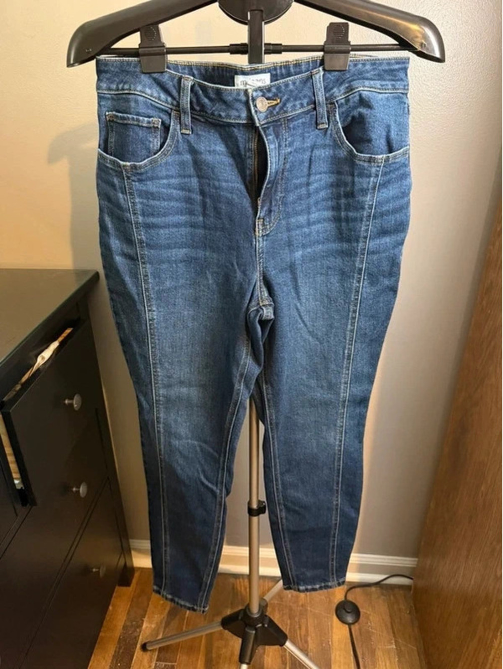 Maurices M Jeans Size Large Medium Wash Skinny Jeans